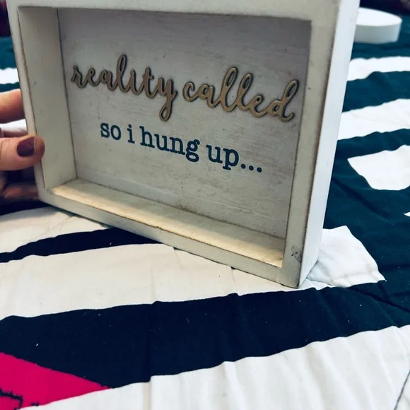 💜5/$25-Hobby Lobby White and Gold Wall Decor - Picture 2 of 2